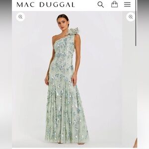 Mac Duggal NWT Stunning Green Embellished One Shoulder Trumpet Gown with Flower